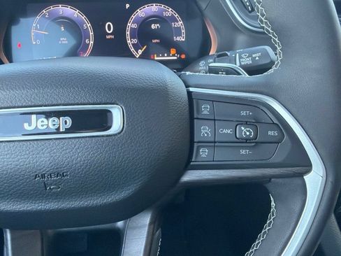 Used 2023 Jeep Grand Cherokee L Limited AWD/4WD image 28
