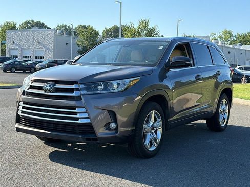 Used 2018 Toyota Highlander Limited FWD image 8