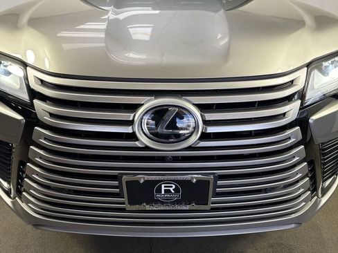 Used 2024 Lexus LX 600 4WD w/ Luxury Package image 28