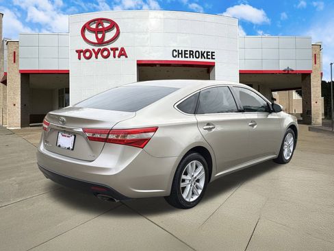 Used 2014 Toyota Avalon XLE image 5
