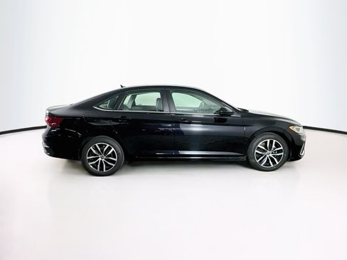 Used 2025 Volkswagen Jetta SE FWD image 10