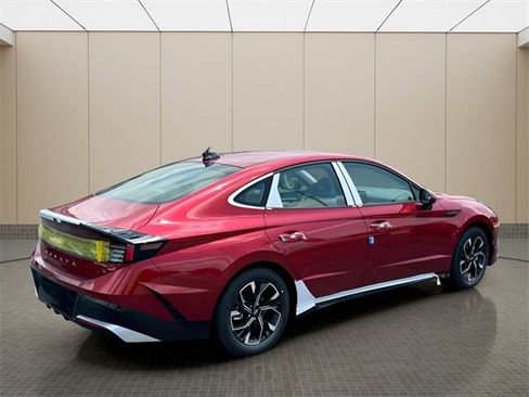 New 2025 Hyundai Sonata SEL image 3