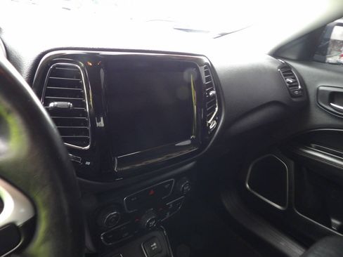 Used 2020 Jeep Compass Limited FWD image 7