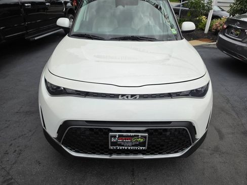 Used 2023 Kia Soul LX w/ LX Technology Package FWD image 6