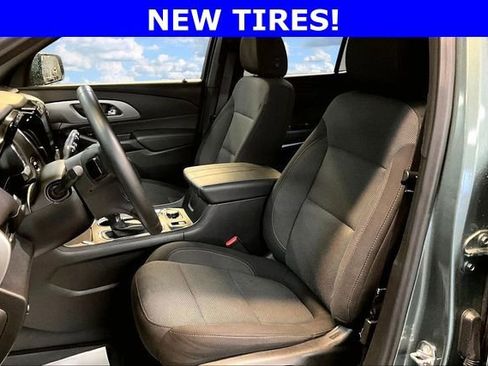 Used 2023 Chevrolet Traverse LT FWD image 21