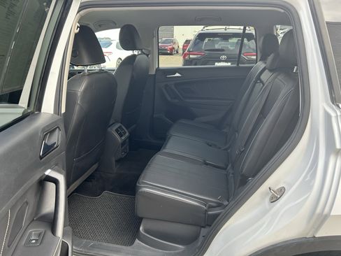 Used 2022 Volkswagen Tiguan SE image 18