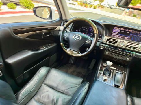 Used 2014 Lexus LS 460 AWD w/ Comfort Package image 17