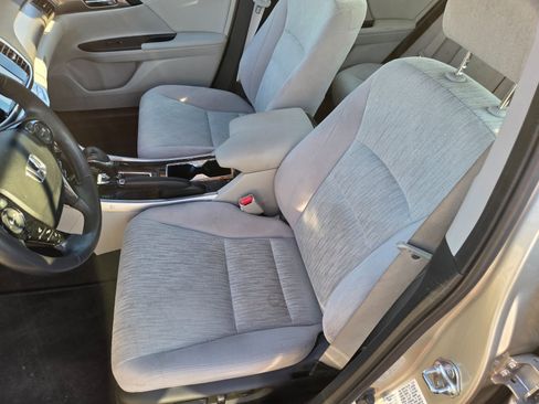 Used 2014 Honda Accord Plug-In Sedan image 9