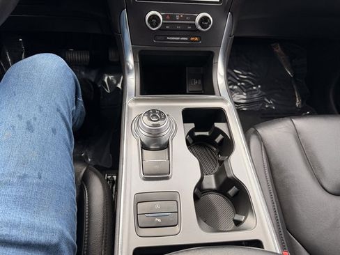 Certified 2022 Ford Edge Titanium image 21