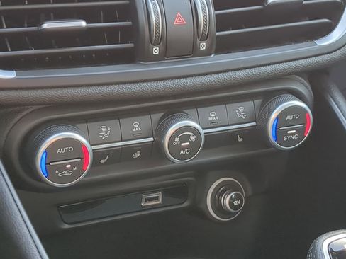 Used 2024 Alfa Romeo Giulia Veloce image 26