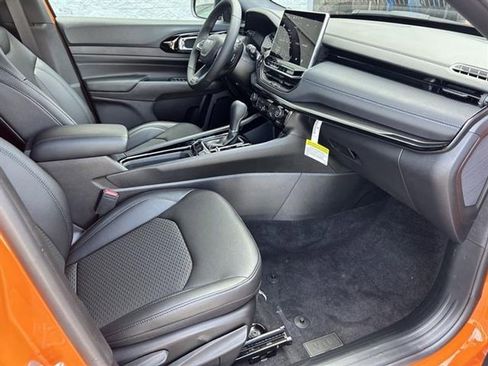 New 2026 Jeep Compass Latitude image 14