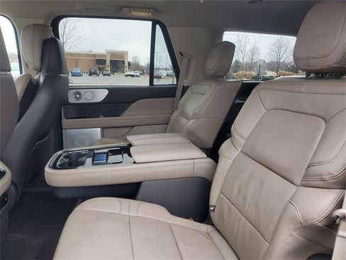 Used 2022 Lincoln Navigator Reserve image 32