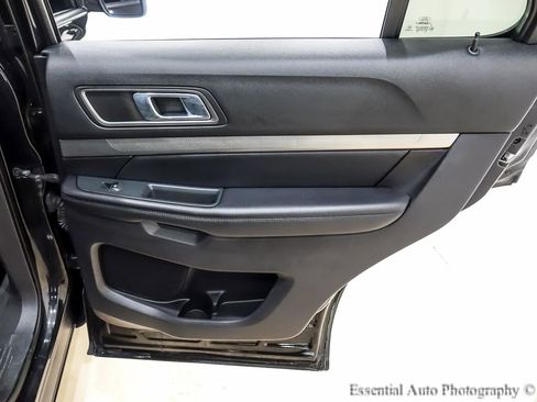 Used 2018 Ford Explorer XLT w/ Equipment Group 202A image 30