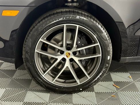 Certified 2026 Porsche Macan AWD/4WD image 11
