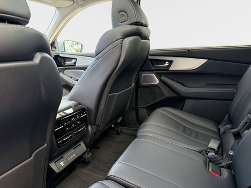 Certified 2026 Acura MDX FWD w/ Technology Package image 14