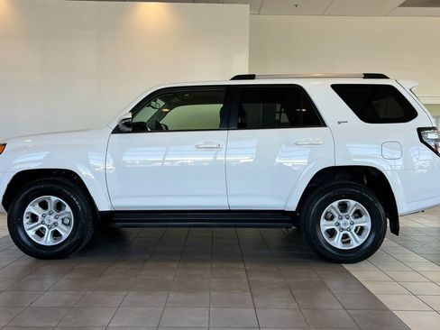 Certified 2024 Toyota 4Runner SR5 Premium image 7