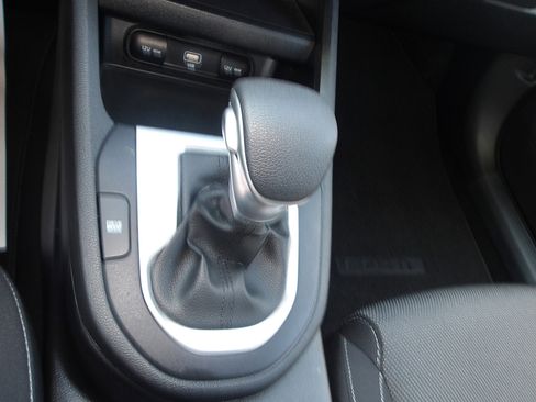 Used 2023 Kia Forte LXS image 21