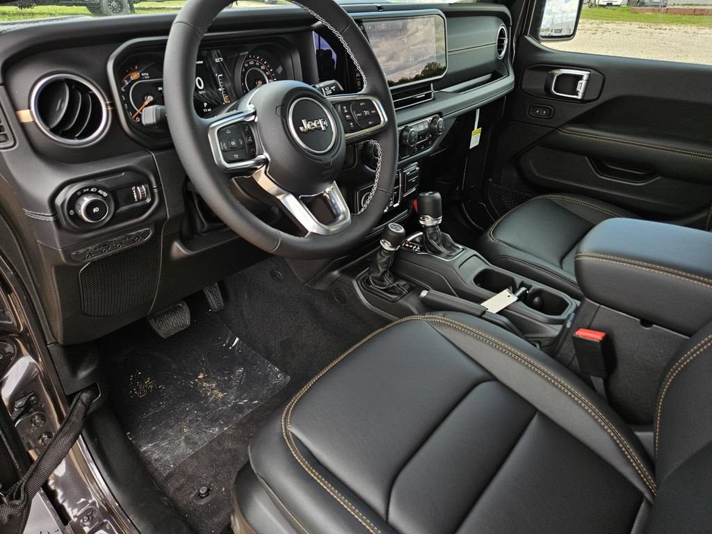 New 2025 Jeep Wrangler Unlimited Sahara AWD/4WD image 17
