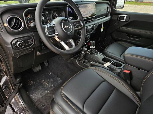 New 2025 Jeep Wrangler Unlimited Sahara image 17