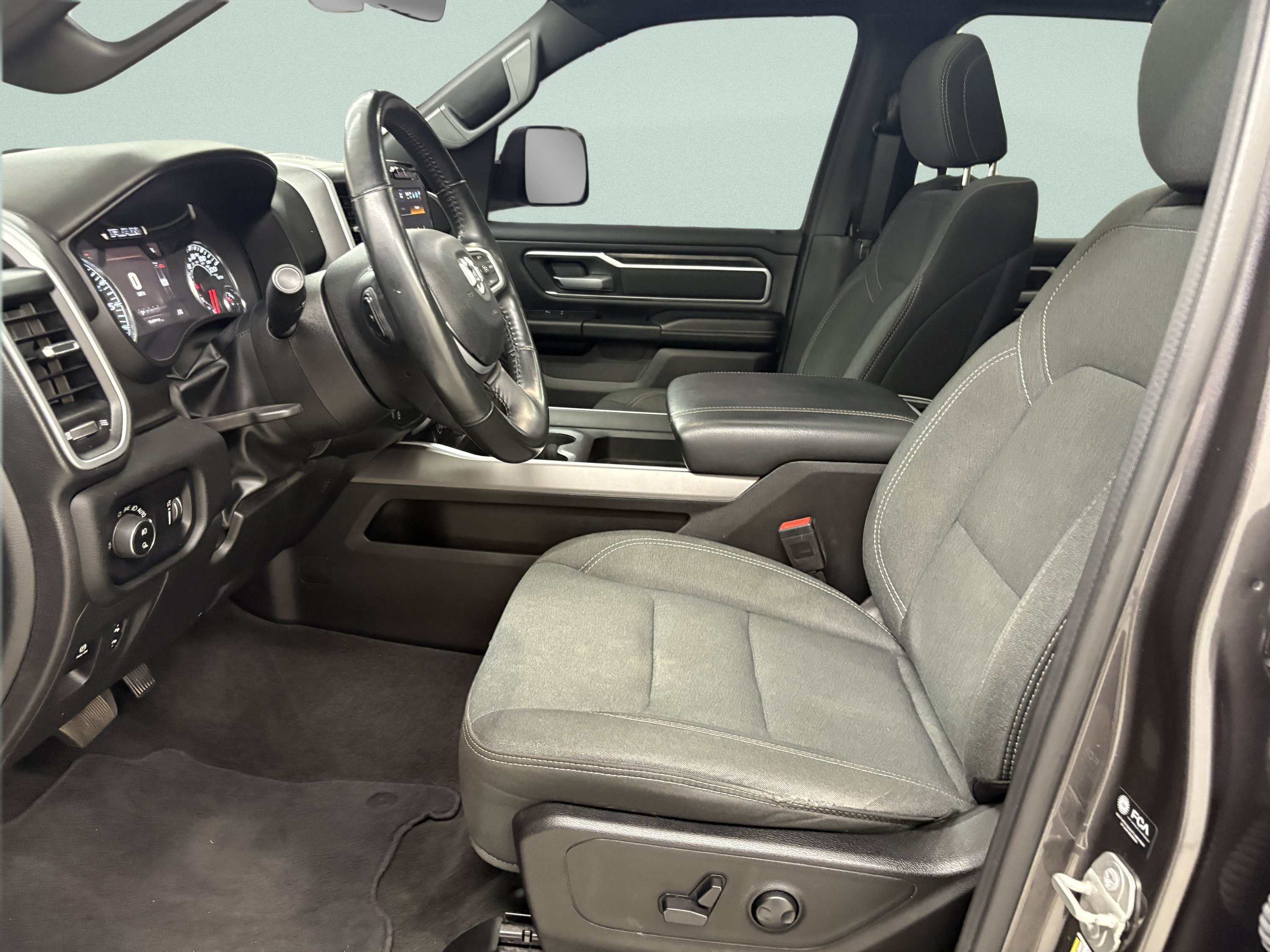 Used 2023 RAM 1500 Big Horn AWD/4WD image 11