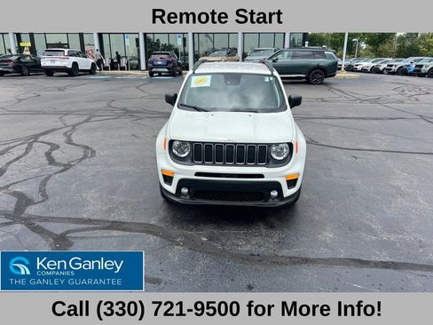 Used 2023 Jeep Renegade Latitude w/ Premium Group AWD/4WD image 4