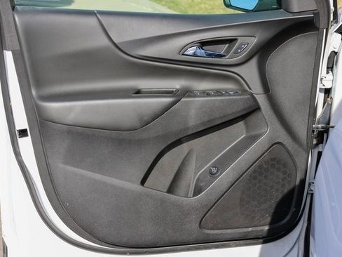 Used 2024 Chevrolet Equinox LT image 10