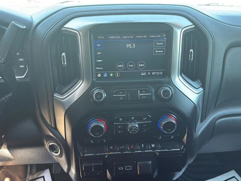 Used 2021 Chevrolet Silverado 1500 LT AWD/4WD image 21