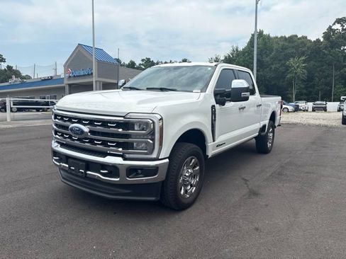 Used 2024 Ford F350 Lariat w/ Lariat Ultimate Package AWD/4WD image 3