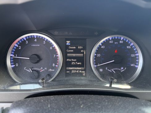 Used 2018 Toyota Highlander LE FWD image 13