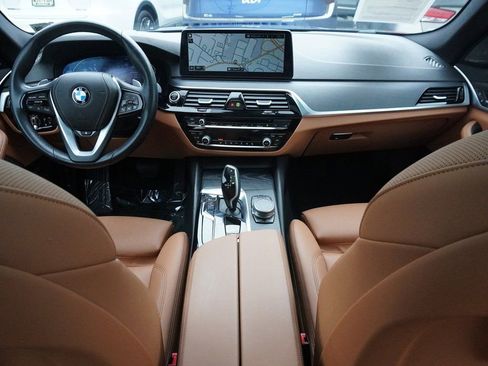 Used 2023 BMW 540i xDrive w/ Premium Package image 48