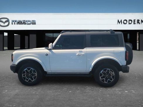 Used 2023 Ford Bronco Outer Banks AWD/4WD image 2