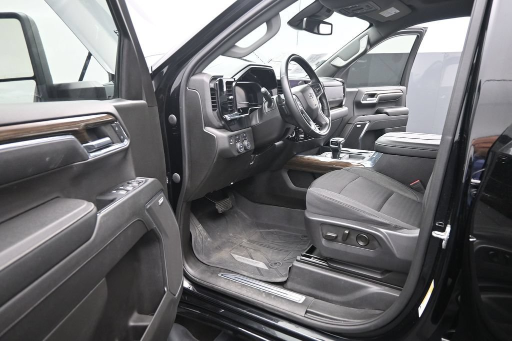 Used 2023 Chevrolet Silverado 1500 RST w/ Convenience Package II AWD/4WD image 10
