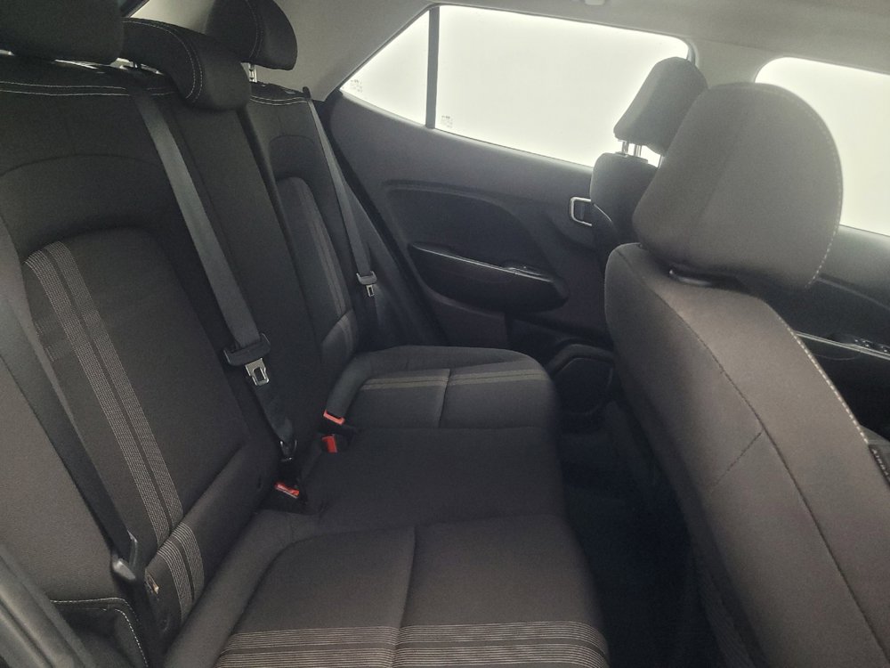 Used 2023 Hyundai Venue SEL FWD image 19