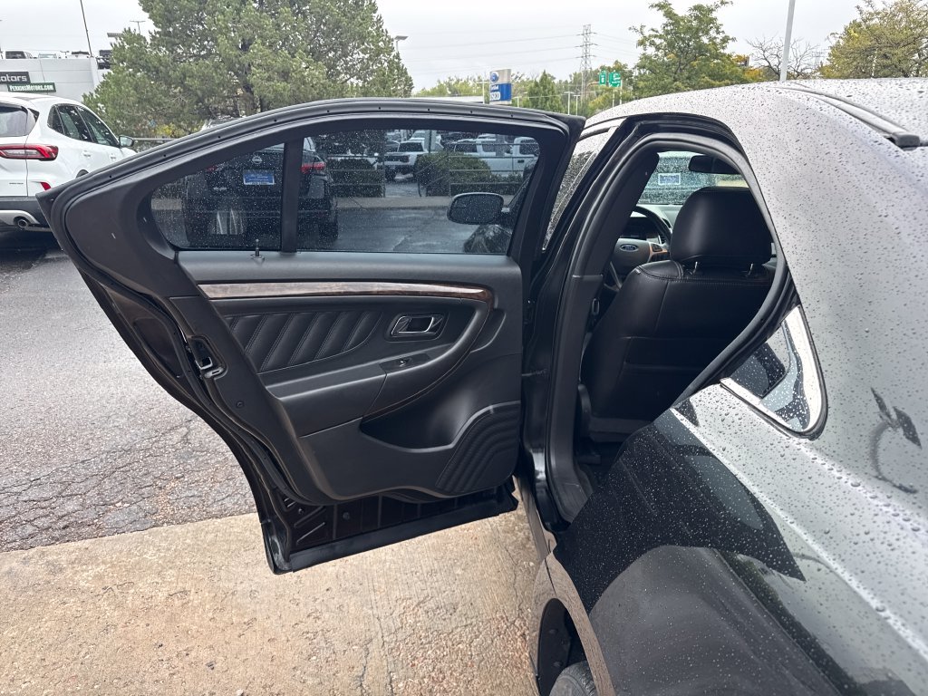 Used 2015 Ford Taurus Limited FWD image 15