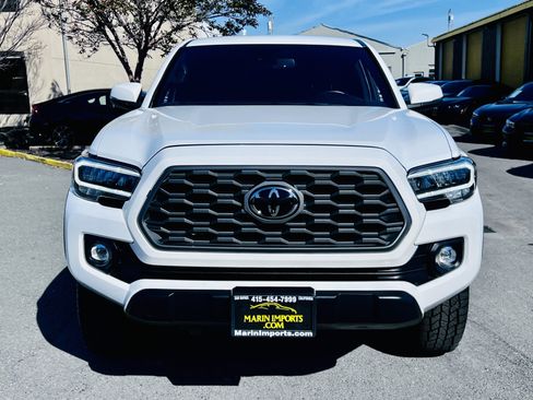 Used 2023 Toyota Tacoma TRD Off-Road image 2