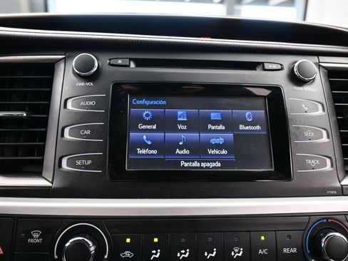 Used 2019 Toyota Highlander LE FWD image 20