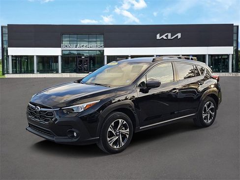 Used 2024 Subaru Crosstrek 2.0i Premium image 2