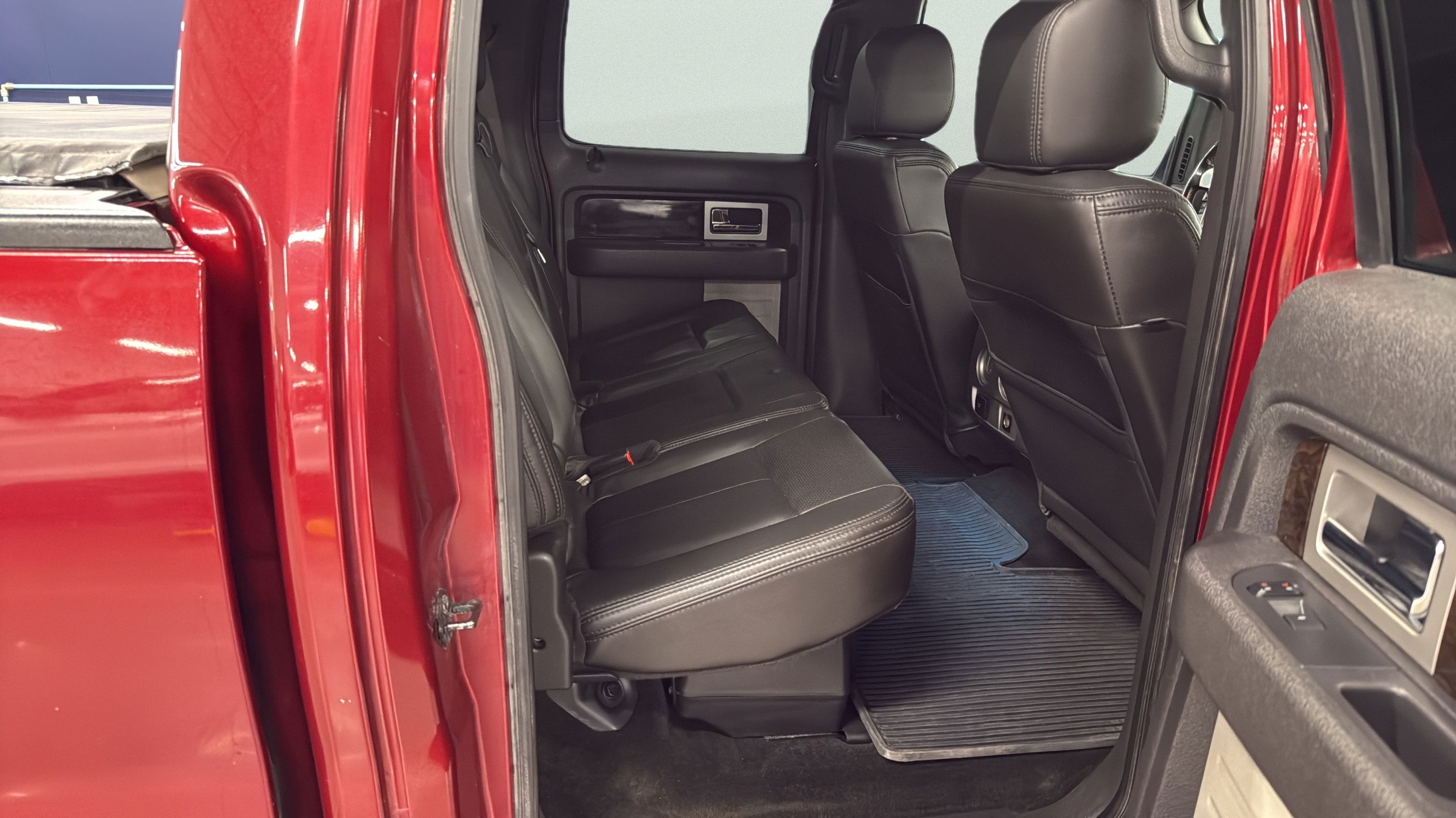 Used 2013 Ford F150 Platinum AWD/4WD image 16