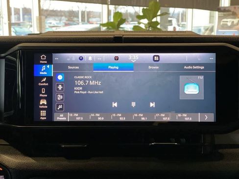 Used 2024 Jeep Wrangler Sport image 19