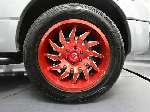 Used 2017 Ford Expedition XLT image 15