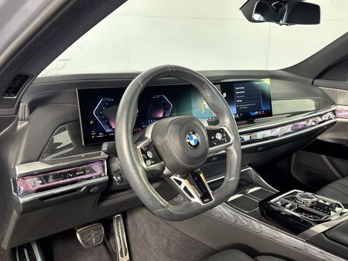 Used 2023 BMW 740i w/ Executive Package RWD image 4