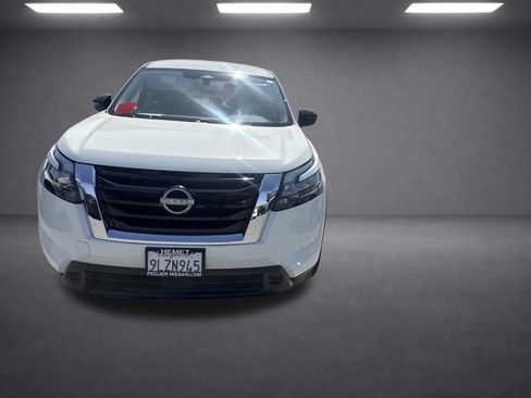 Used 2024 Nissan Pathfinder S FWD image 6