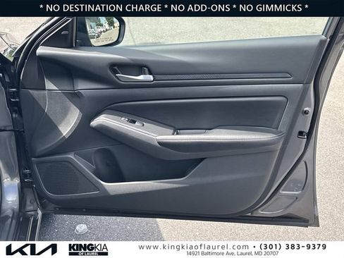 Used 2025 Nissan Altima 2.5 SV FWD image 15