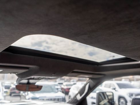 Used 2024 GMC Sierra 2500 Denali Ultimate image 15