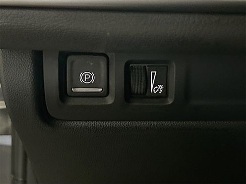 Used 2024 Cadillac XT4 Premium Luxury w/ Technology Package image 10