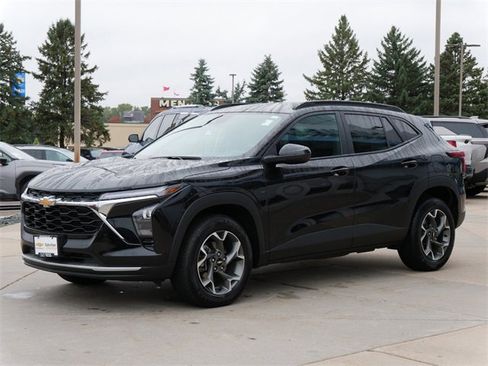 Used 2024 Chevrolet Trax LT image 3