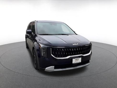 Used 2026 Kia Carnival FWD image 3