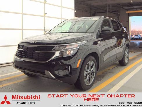 Used 2026 Kia Seltos LX image 1