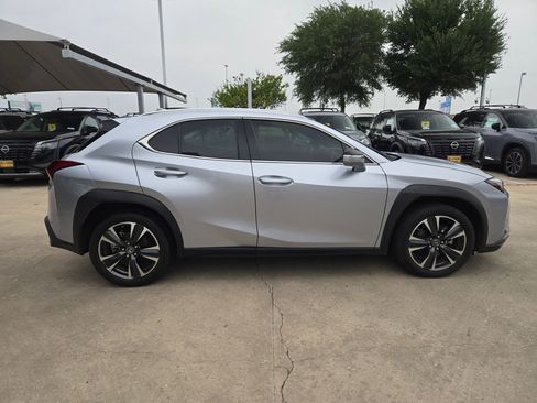 Used 2023 Lexus UX 250h FWD w/ Accessory Package (Z2) image 2