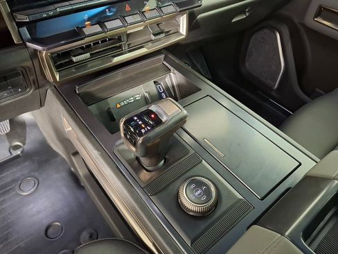 Used 2024 GMC Hummer EV 3X w/ LPO, Illumination Package image 27